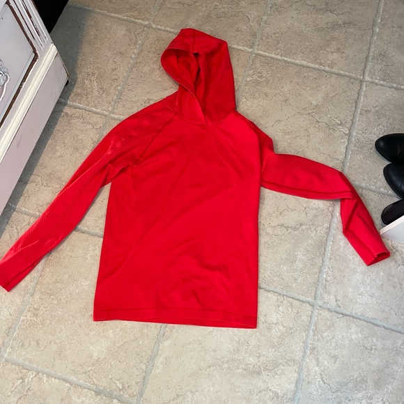 ZYIA red hooded long sleeve - Picture 1 of 4